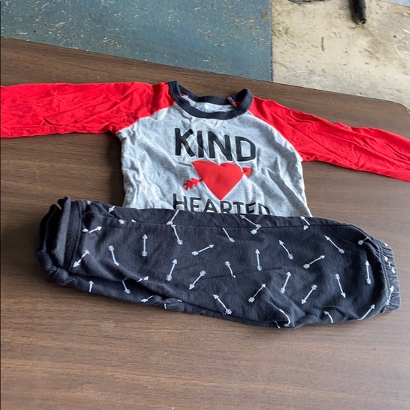 Carters Valentine’s Day outfit - Picture 1 of 1